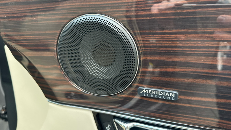 Jaguar XJ 3.0d V6 Portfolio 4dr Auto Diesel Saloon